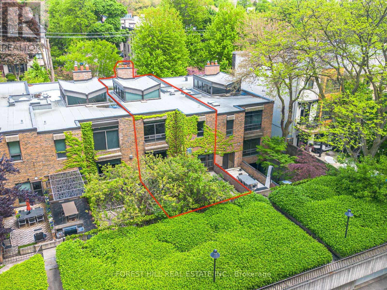 82 Oriole Road, Toronto (Yonge-St. Clair), Ontario  M4V 2G1 - Photo 2 - C12400330