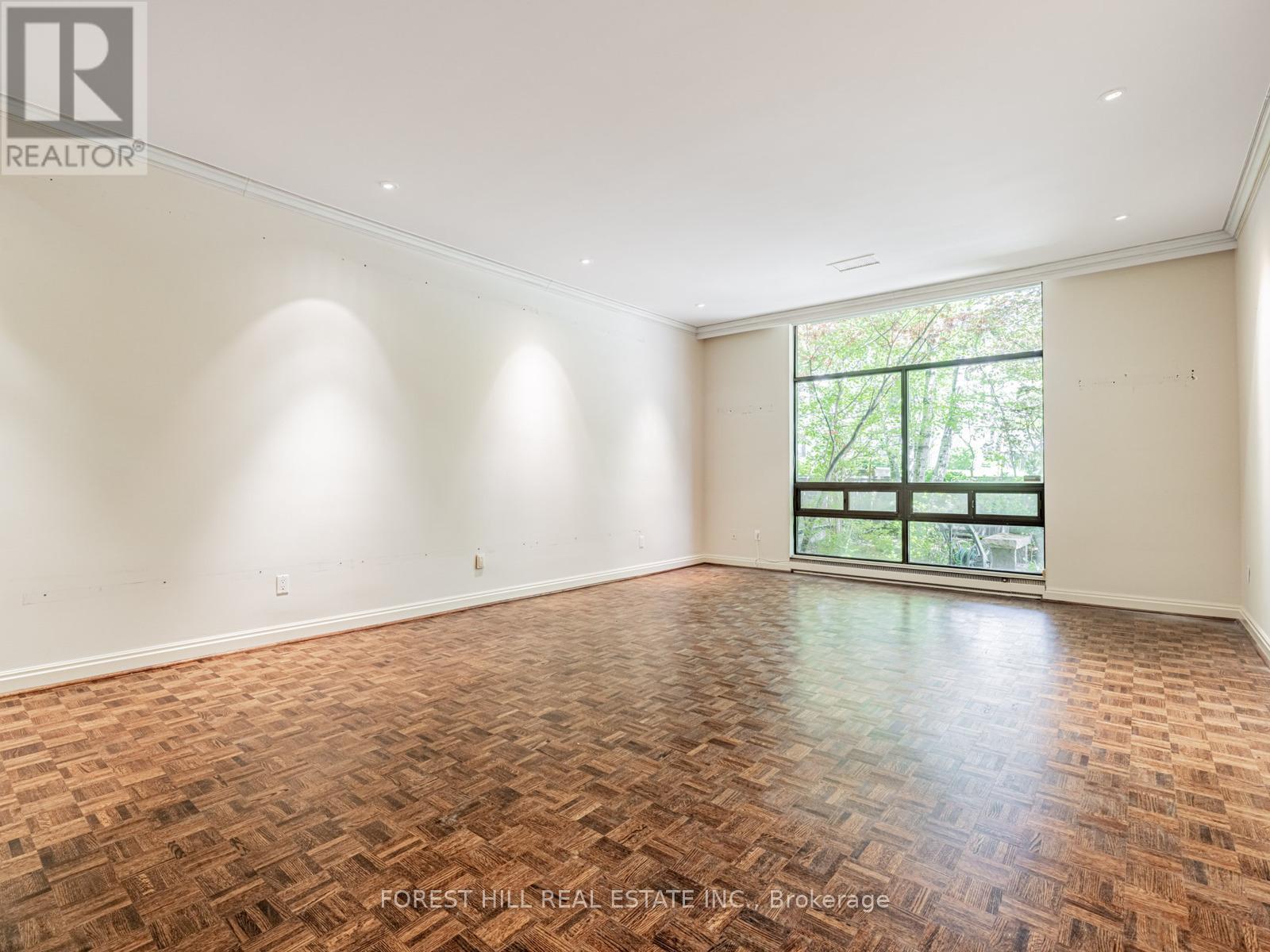 82 Oriole Road, Toronto (Yonge-St. Clair), Ontario  M4V 2G1 - Photo 4 - C12400330