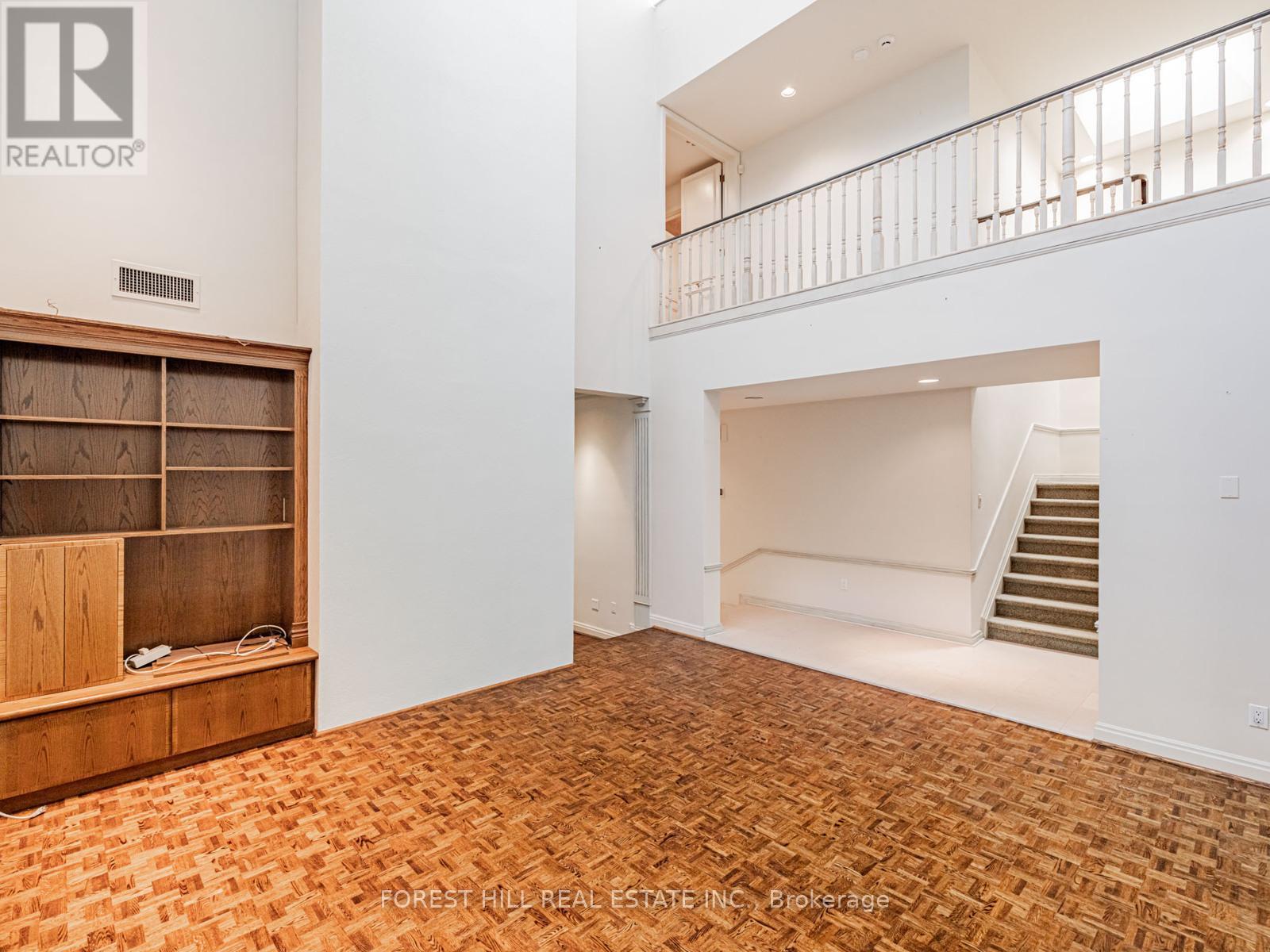 82 Oriole Road, Toronto (Yonge-St. Clair), Ontario  M4V 2G1 - Photo 9 - C12400330