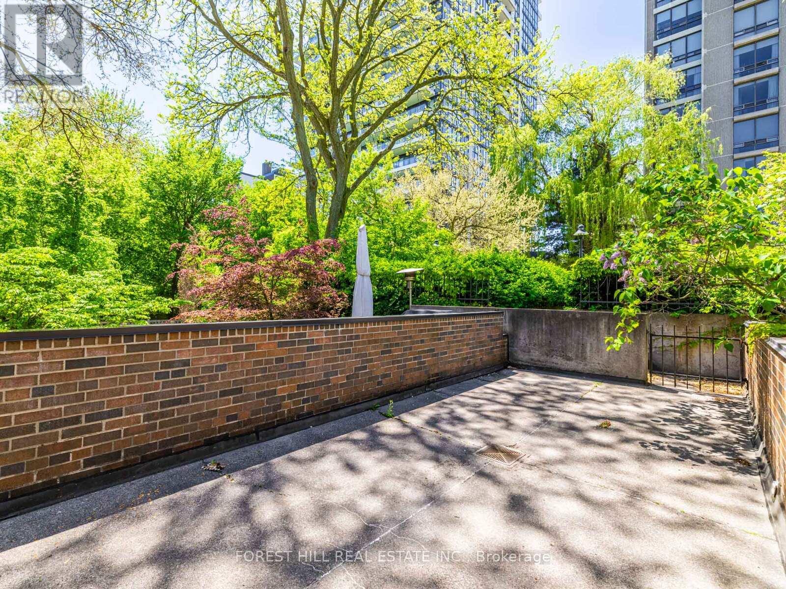 82 Oriole Road, Toronto (Yonge-St. Clair), Ontario  M4V 2G1 - Photo 22 - C12400330