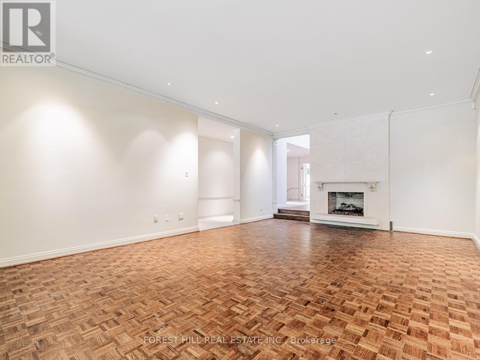 82 Oriole Road, Toronto (Yonge-St. Clair), Ontario  M4V 2G1 - Photo 5 - C12400330