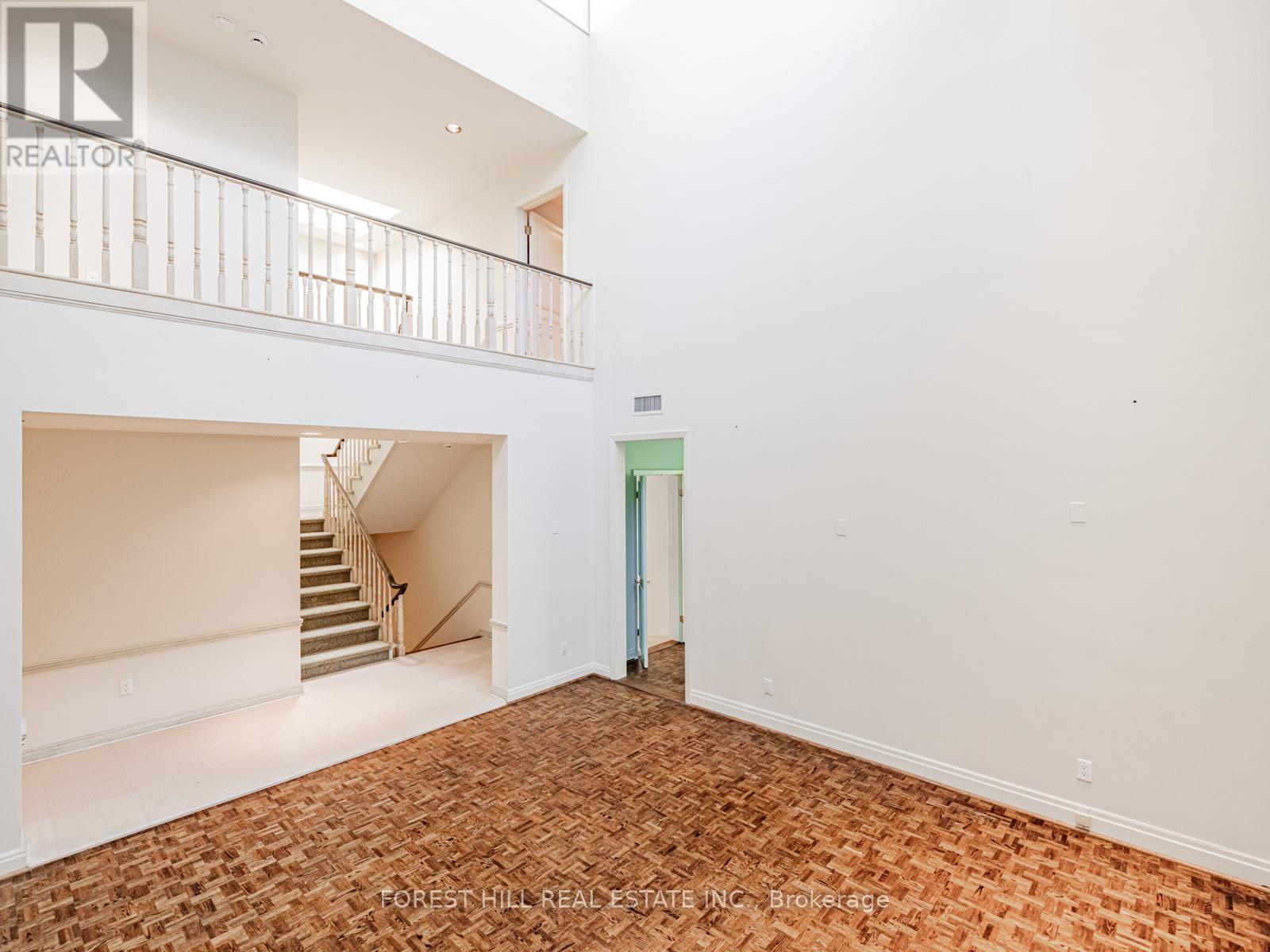 82 Oriole Road, Toronto (Yonge-St. Clair), Ontario  M4V 2G1 - Photo 8 - C12400330