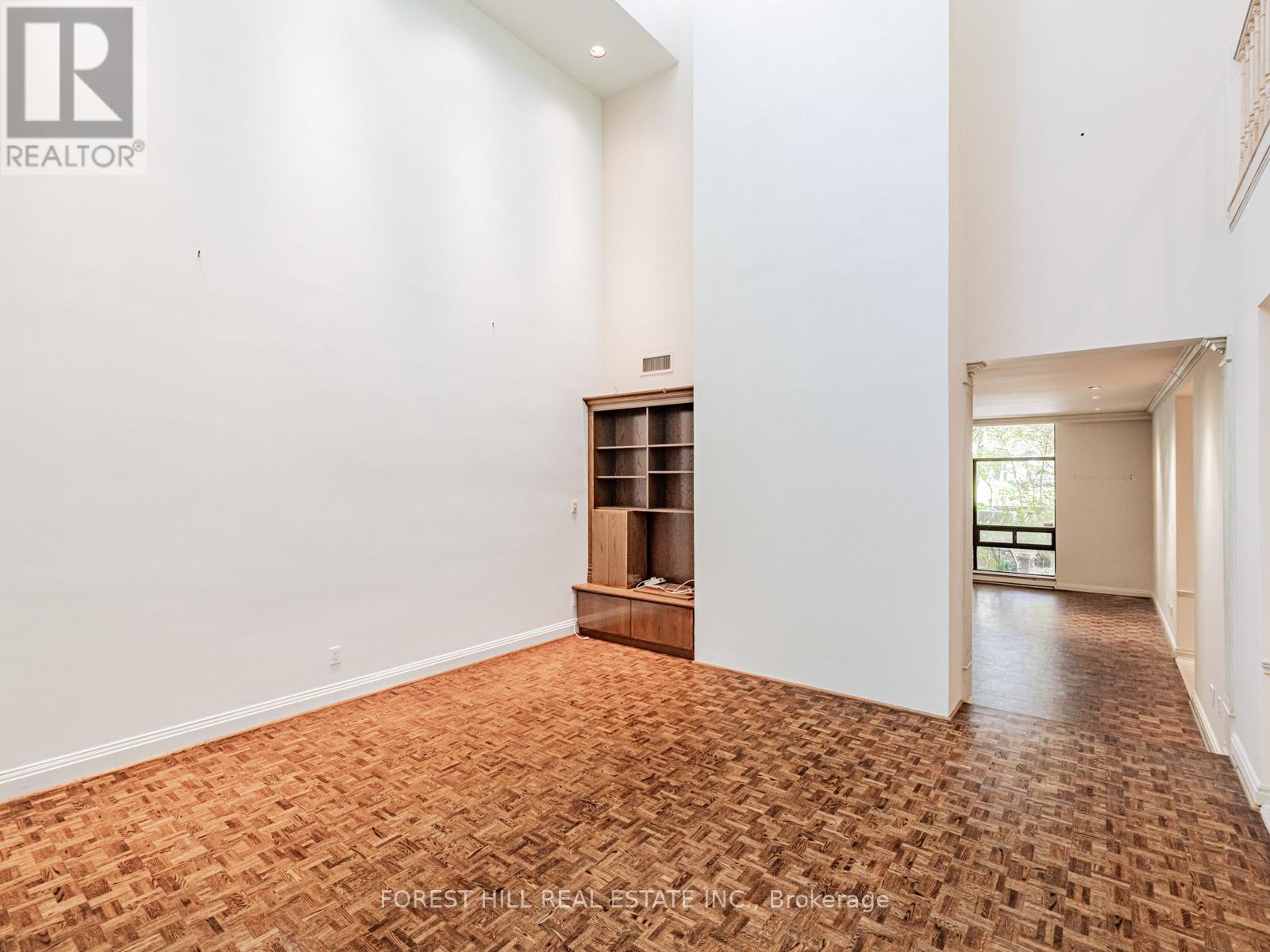 82 Oriole Road, Toronto (Yonge-St. Clair), Ontario  M4V 2G1 - Photo 7 - C12400330