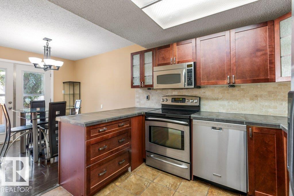 216 Chateau Pl Nw, Edmonton, Alberta  T5T 1V3 - Photo 2 - E4459133