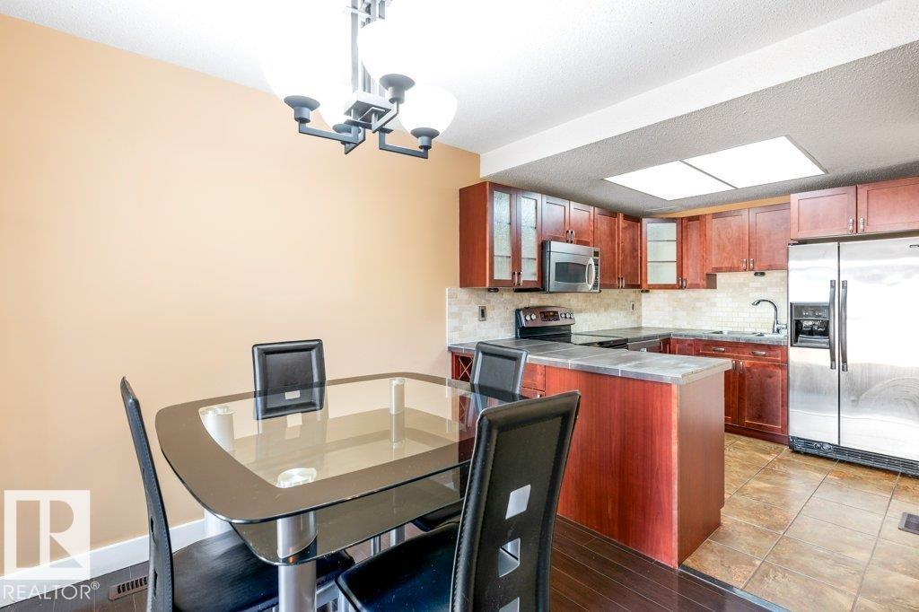 216 Chateau Pl Nw, Edmonton, Alberta  T5T 1V3 - Photo 3 - E4459133