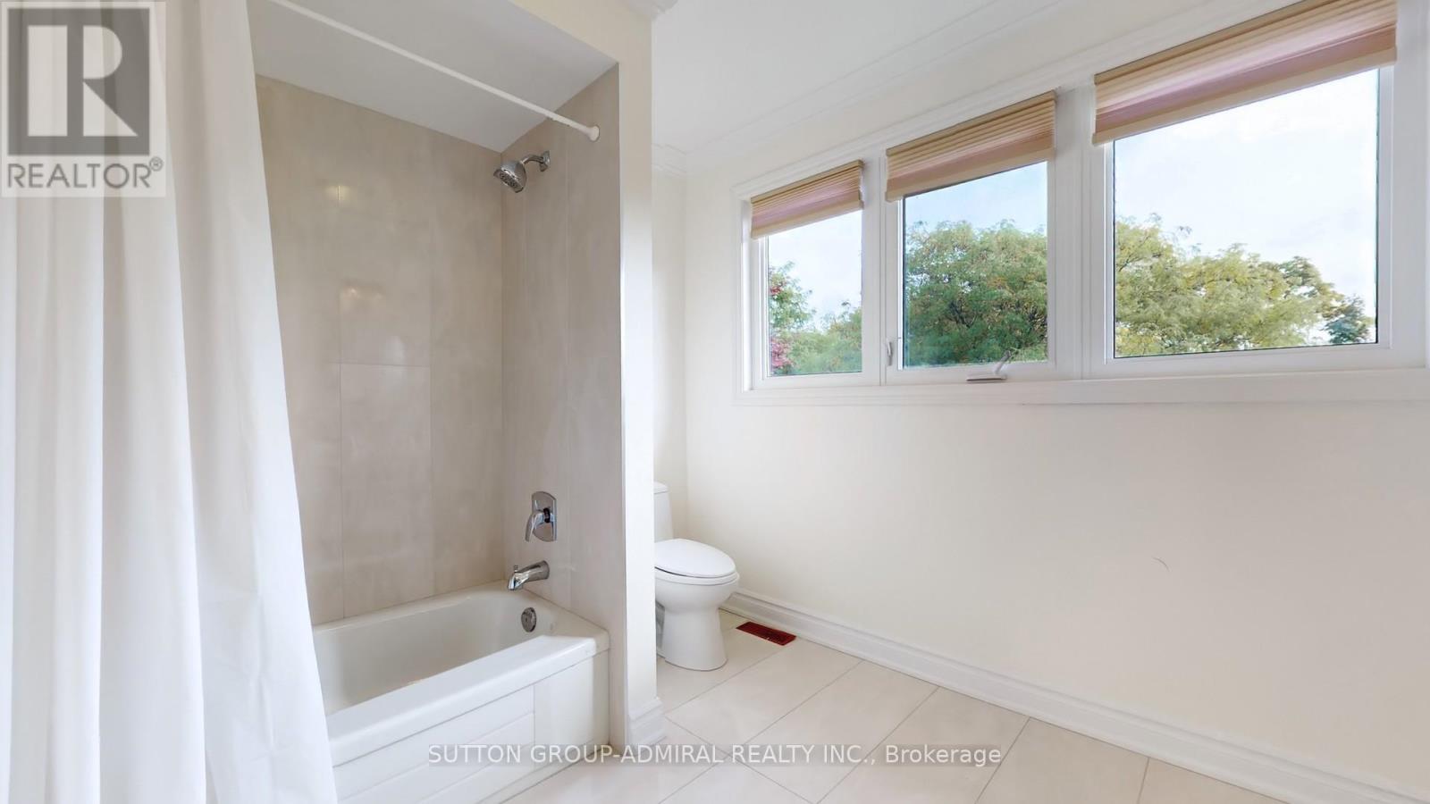 6 Mcdougall Court, Vaughan, Ontario  L4J 7A1 - Photo 34 - N12426034