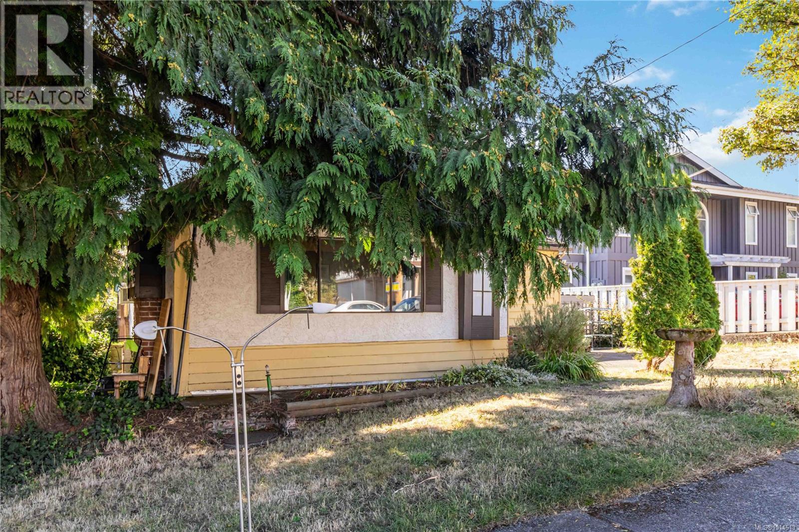 1415 Lang St, Victoria, British Columbia  V8T 2S6 - Photo 2 - 1014613