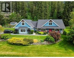 1324 8TH Avenue N, creston, British Columbia