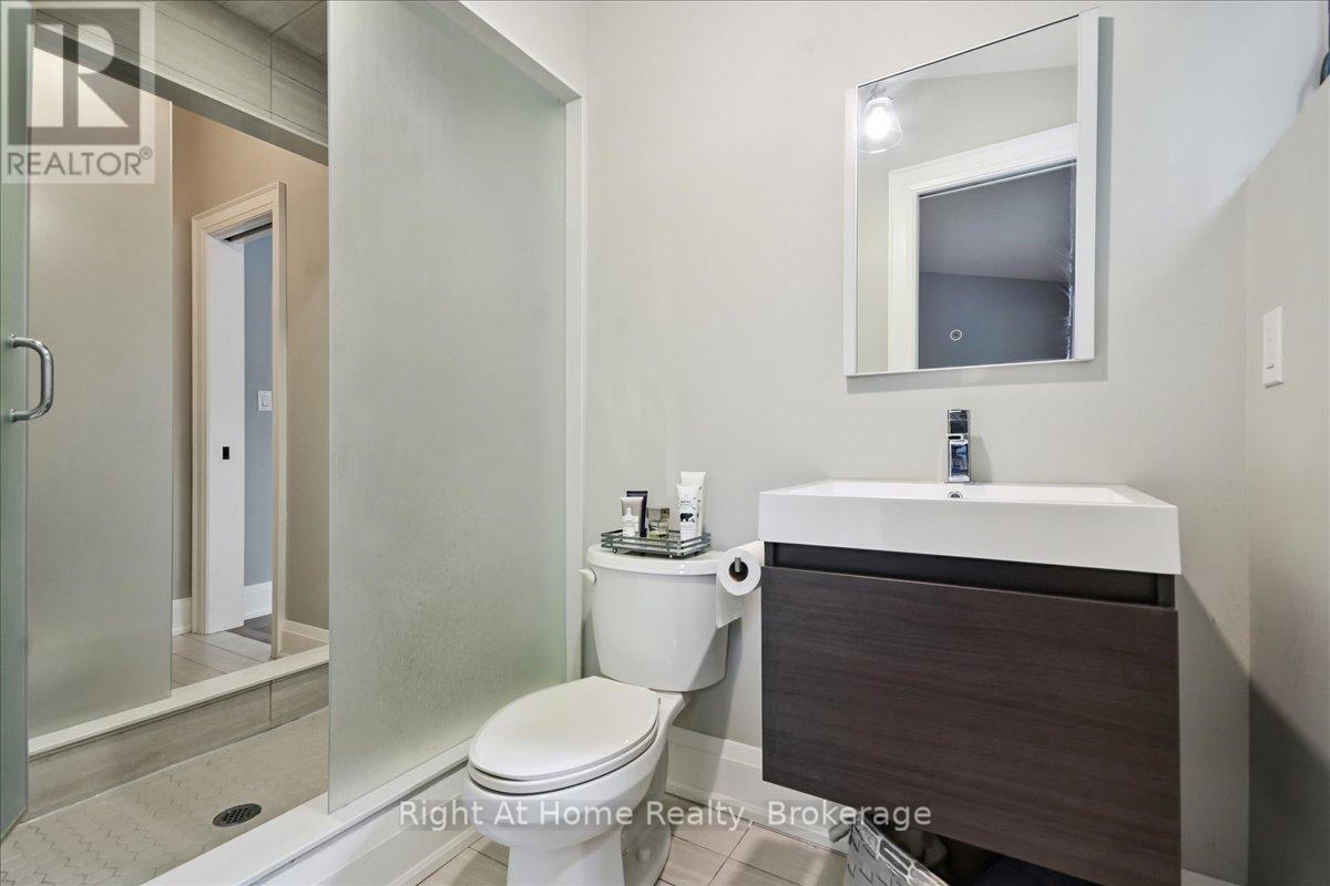 176 Viewbank Crescent, Oakville, Ontario  L6L 1R4 - Photo 22 - W12421186