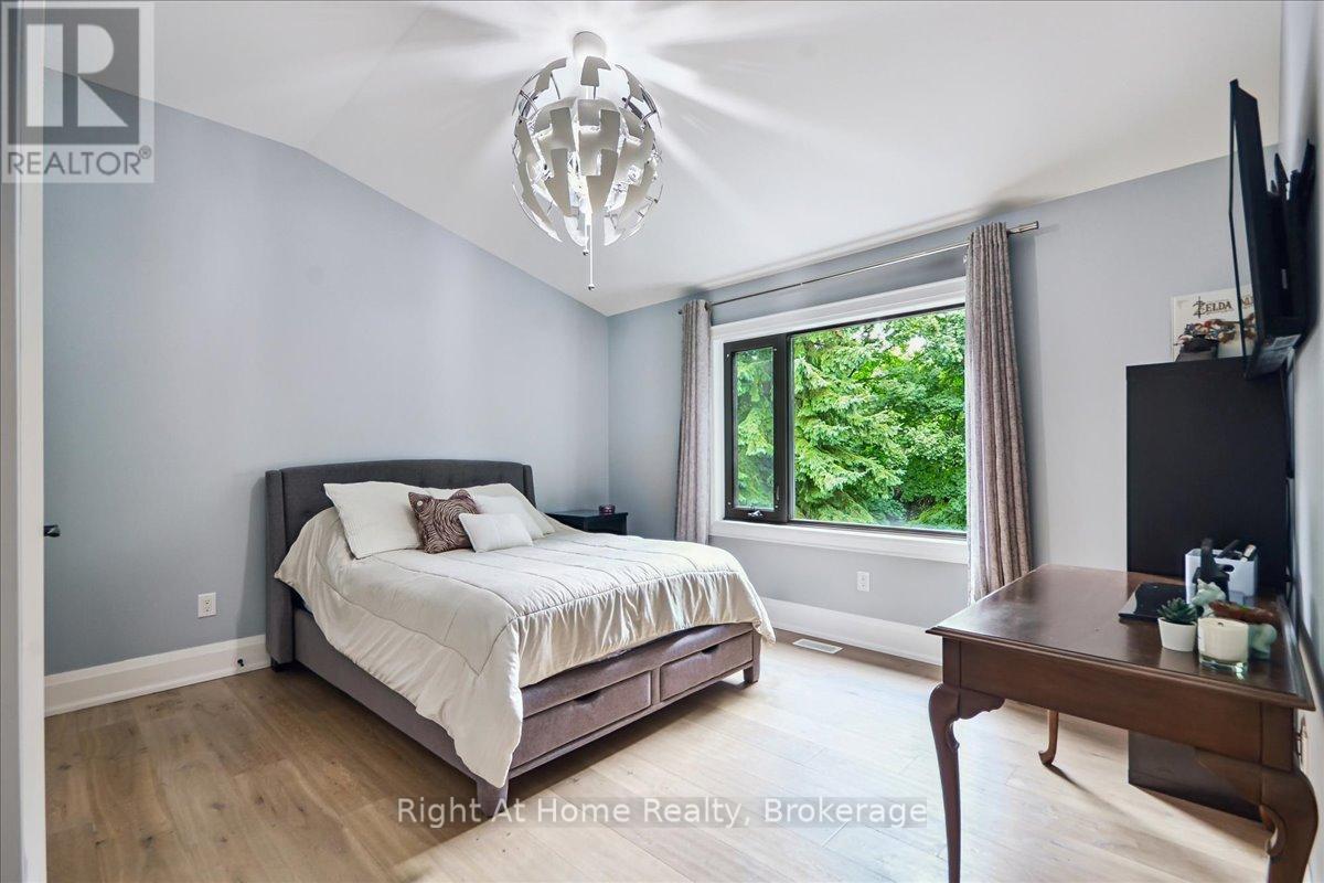 176 Viewbank Crescent, Oakville, Ontario  L6L 1R4 - Photo 23 - W12421186