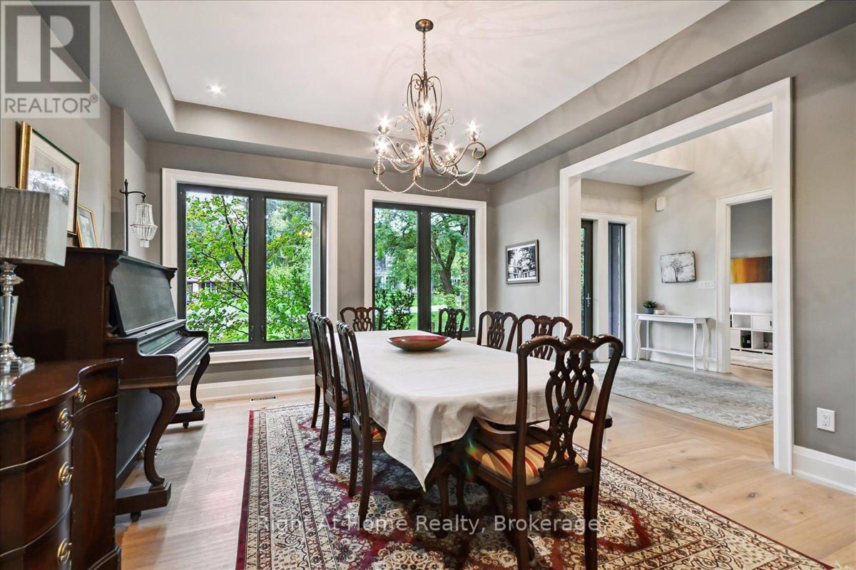 176 Viewbank Crescent, Oakville, Ontario  L6L 1R4 - Photo 12 - W12421186