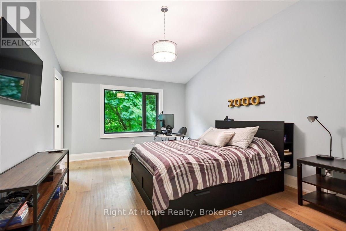 176 Viewbank Crescent, Oakville, Ontario  L6L 1R4 - Photo 21 - W12421186