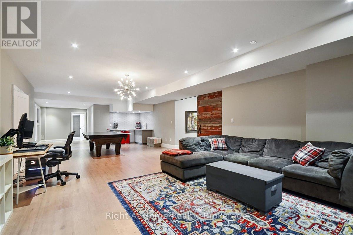 176 Viewbank Crescent, Oakville, Ontario  L6L 1R4 - Photo 25 - W12421186