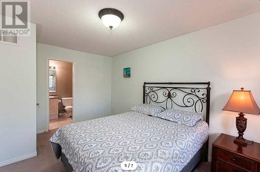 36 Bramcedar Crescent, Brampton, Ontario  L7A 1T3 - Photo 11 - W12426007