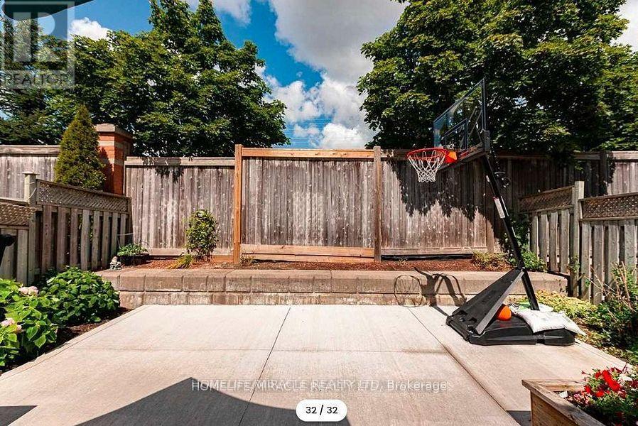 36 Bramcedar Crescent, Brampton, Ontario  L7A 1T3 - Photo 12 - W12426007