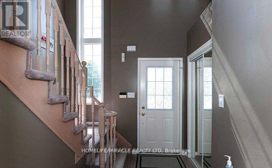 36 Bramcedar Crescent, Brampton, Ontario  L7A 1T3 - Photo 3 - W12426007