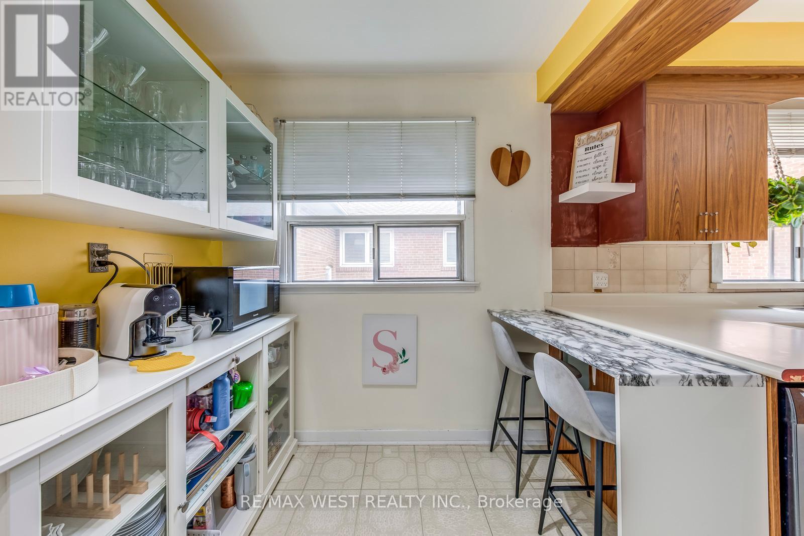 65 North Park Road, Toronto, Ontario  M6L 1K4 - Photo 21 - W12426042