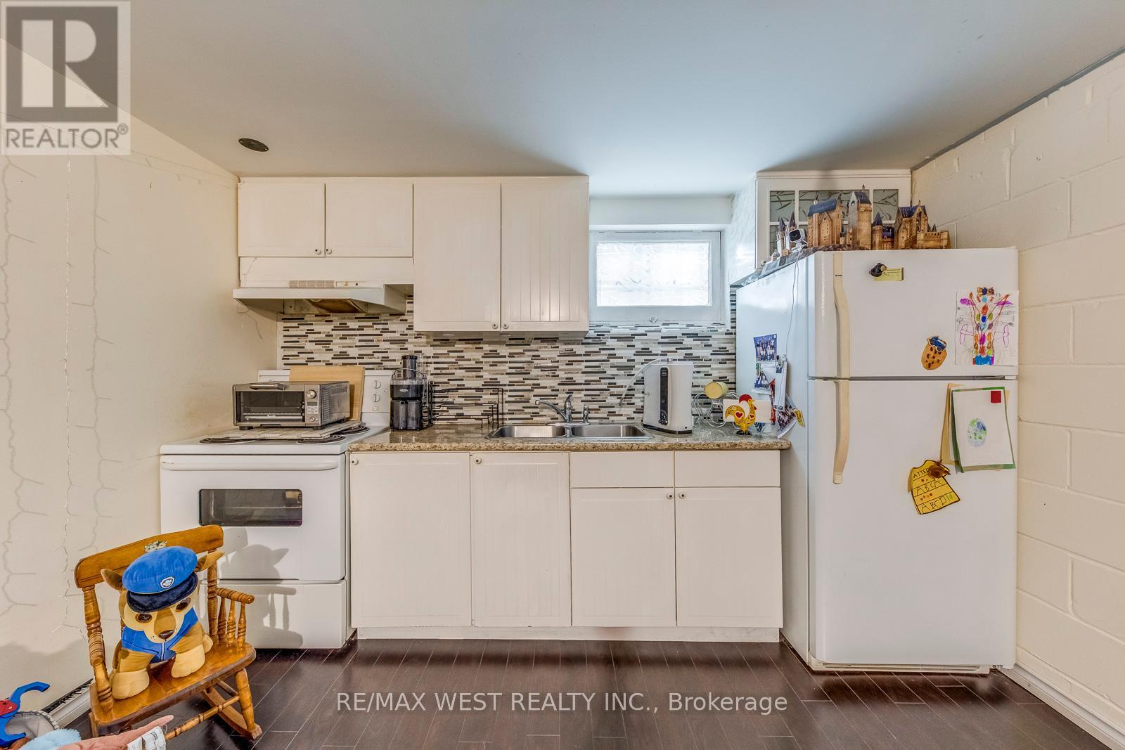 65 North Park Road, Toronto, Ontario  M6L 1K4 - Photo 38 - W12426042
