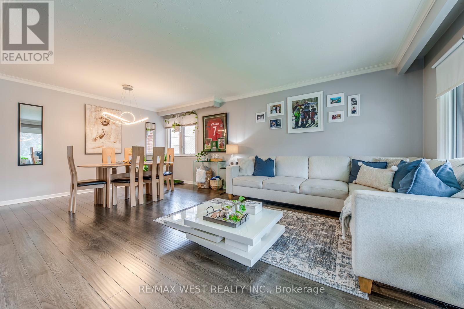 65 North Park Road, Toronto, Ontario  M6L 1K4 - Photo 7 - W12426042