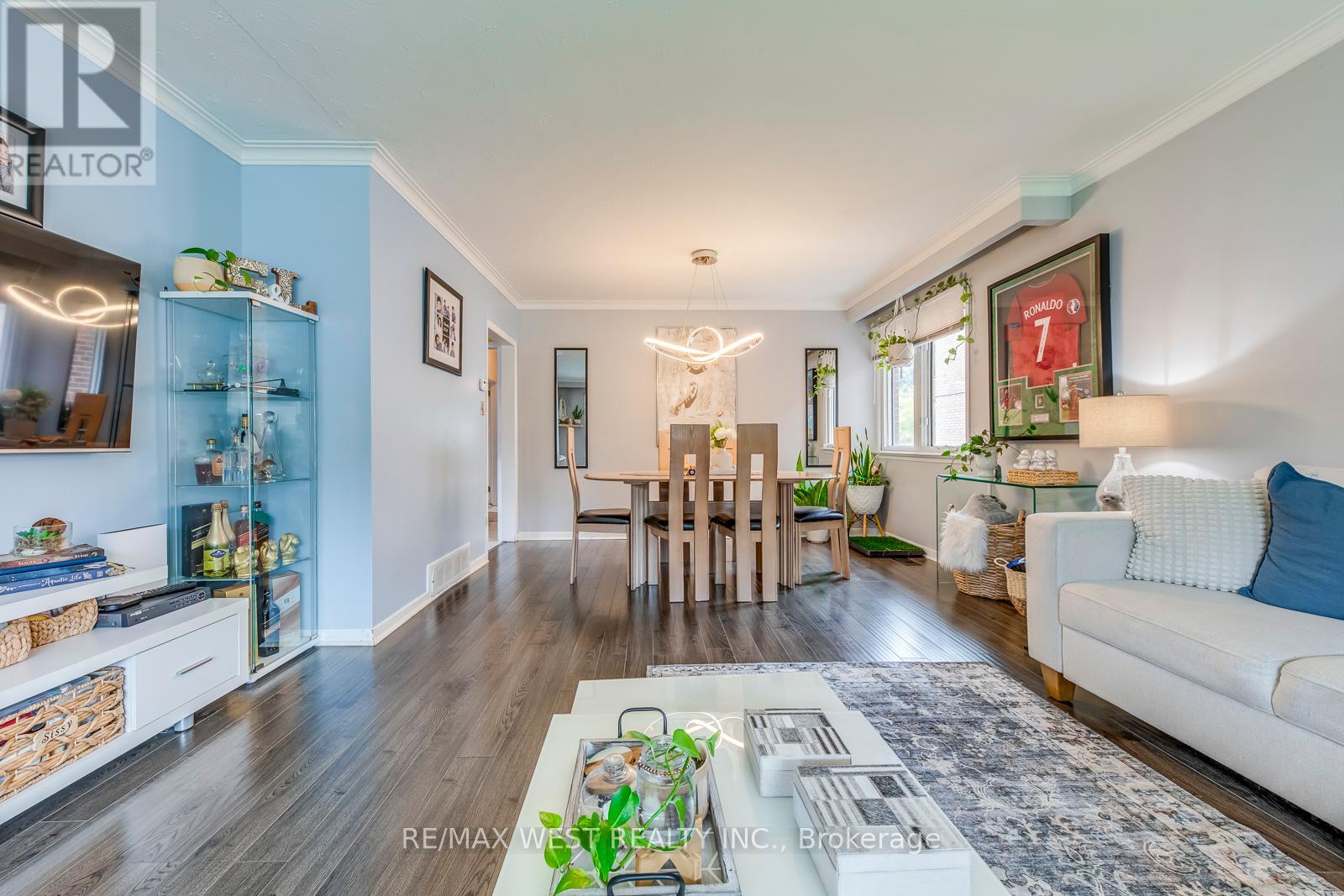 65 North Park Road, Toronto, Ontario  M6L 1K4 - Photo 8 - W12426042