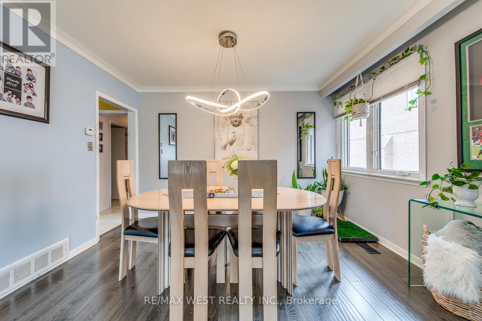 65 North Park Road, Toronto, Ontario  M6L 1K4 - Photo 9 - W12426042