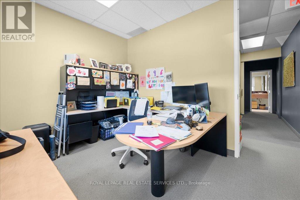 200 - 414 North Service Road E, Oakville, Ontario  L6H 5R2 - Photo 17 - W12426044