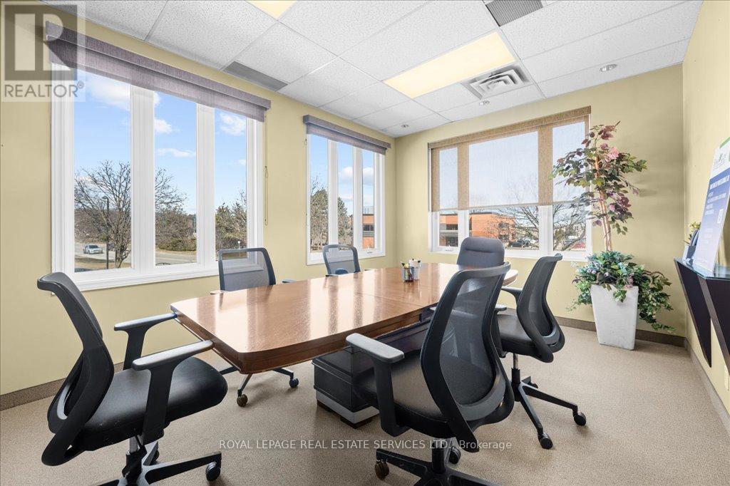 200 - 414 North Service Road E, Oakville, Ontario  L6H 5R2 - Photo 25 - W12426044