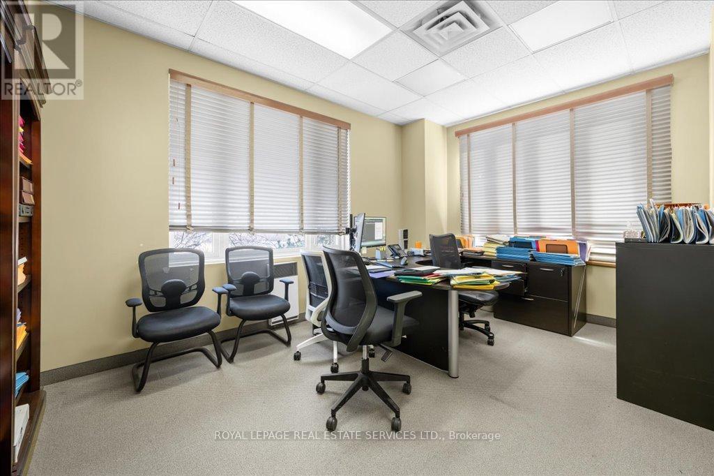 200 - 414 North Service Road E, Oakville, Ontario  L6H 5R2 - Photo 27 - W12426044