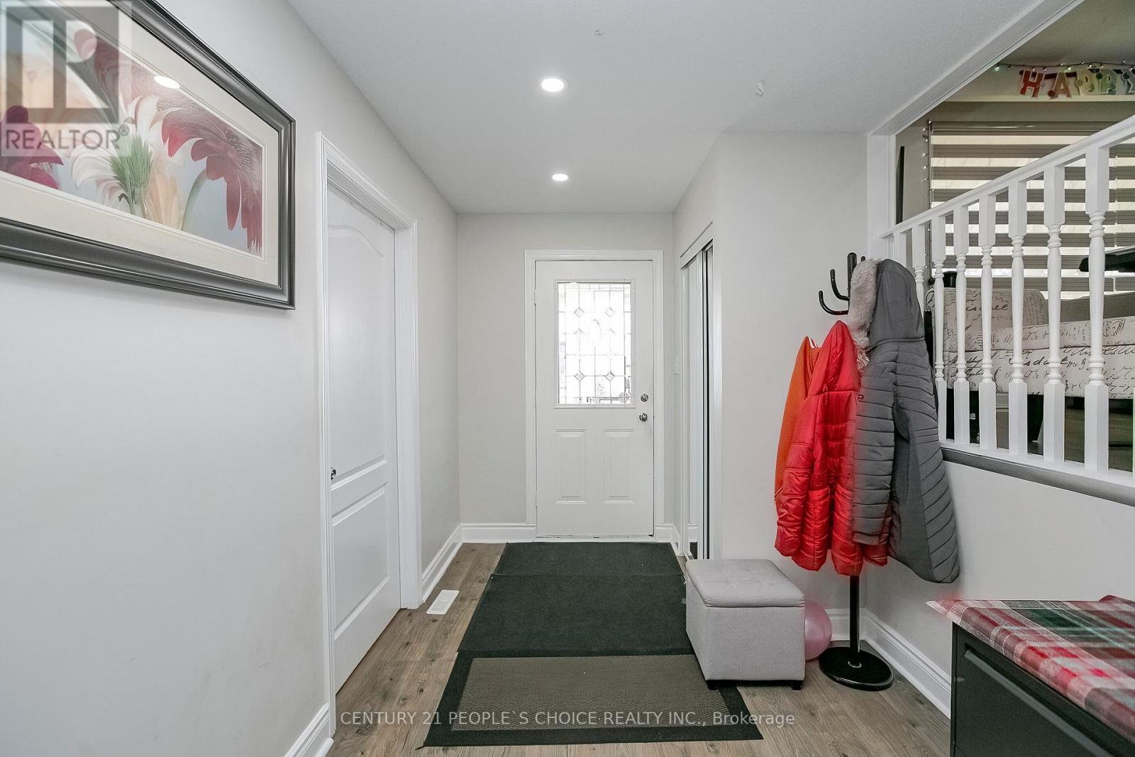380 Bartley Bull Parkway, Brampton, Ontario  L6W 2L8 - Photo 5 - W12426065