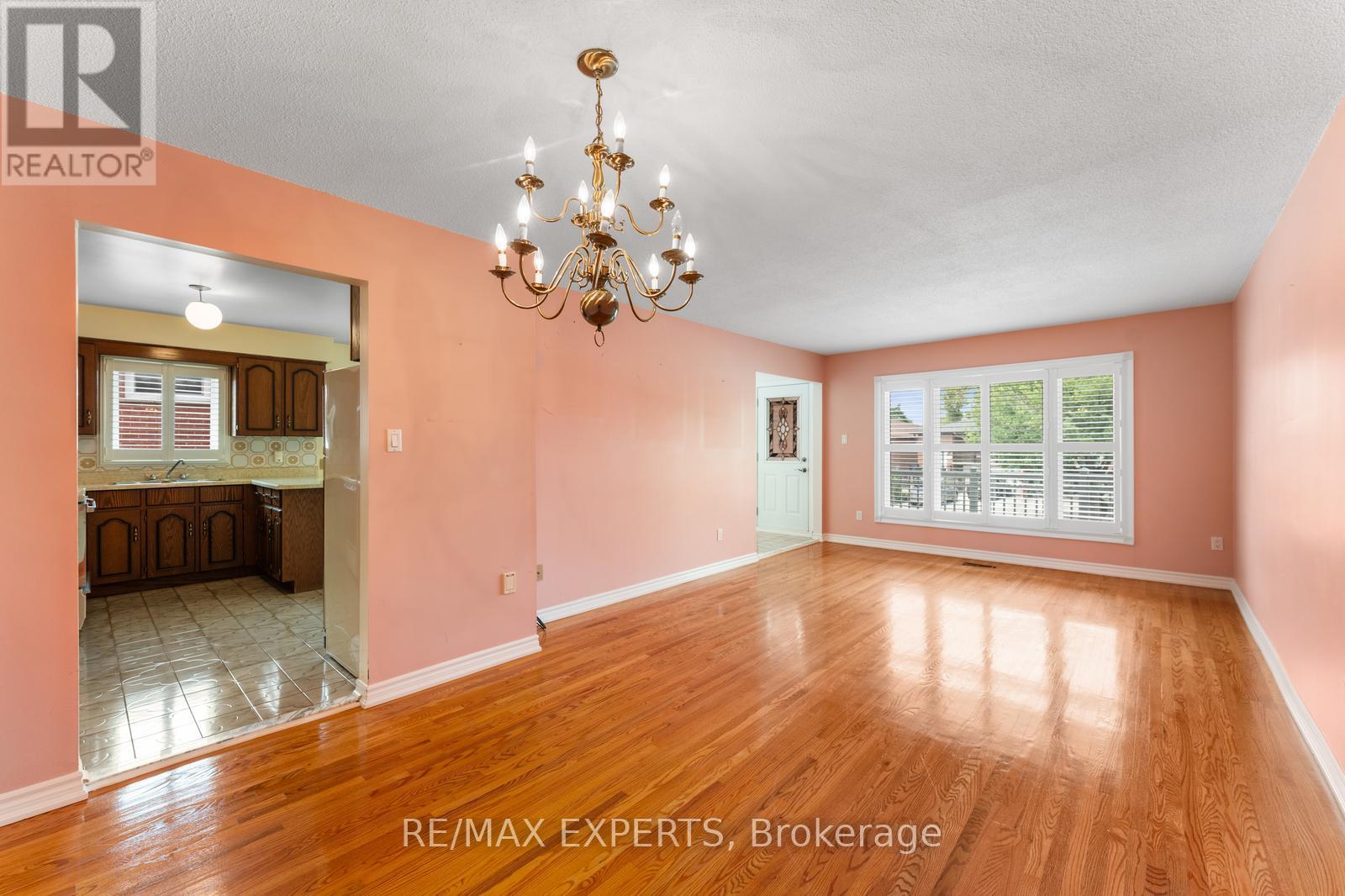 179 Dolores Road, Toronto, Ontario  M3L 2K7 - Photo 10 - W12426076