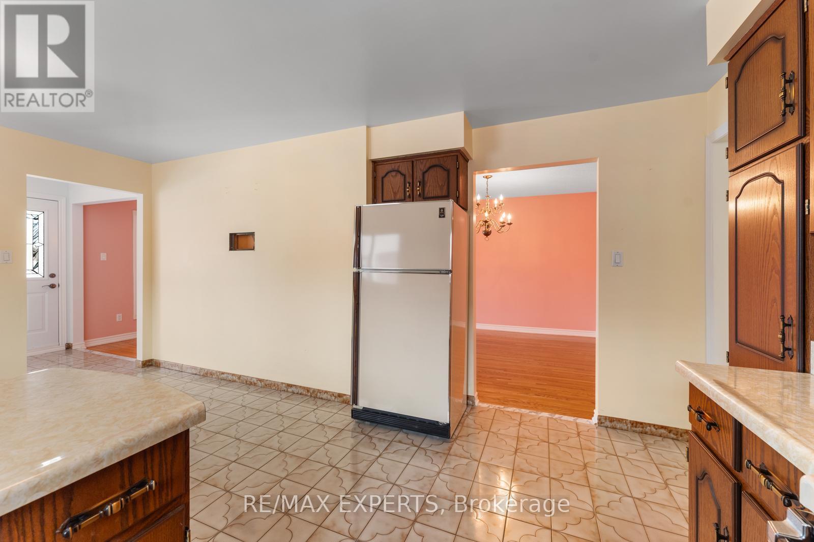 179 Dolores Road, Toronto, Ontario  M3L 2K7 - Photo 17 - W12426076