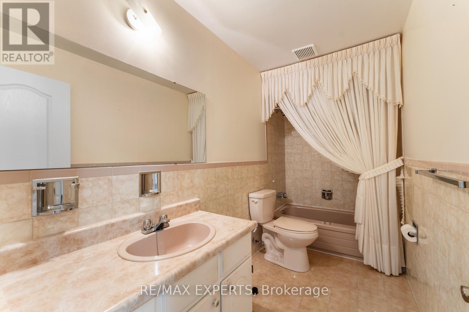 179 Dolores Road, Toronto, Ontario  M3L 2K7 - Photo 24 - W12426076