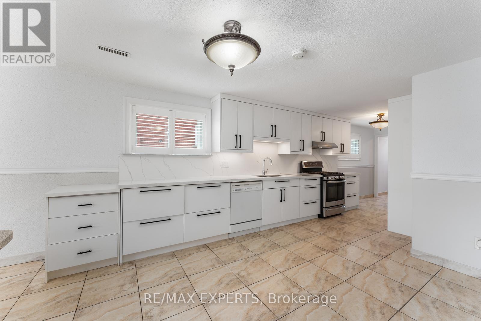 179 Dolores Road, Toronto, Ontario  M3L 2K7 - Photo 27 - W12426076