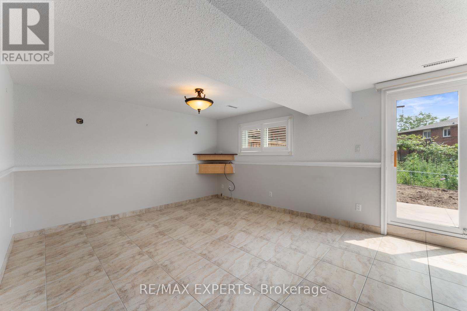 179 Dolores Road, Toronto, Ontario  M3L 2K7 - Photo 32 - W12426076