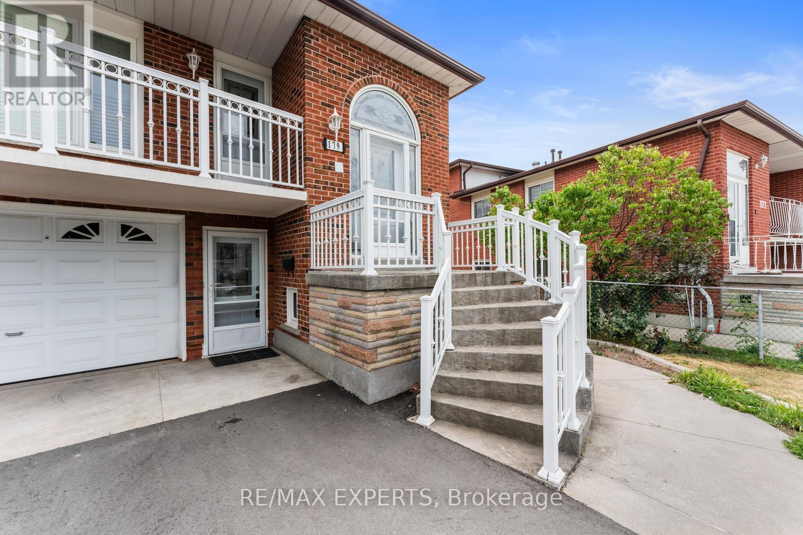 179 Dolores Road, Toronto, Ontario  M3L 2K7 - Photo 4 - W12426076