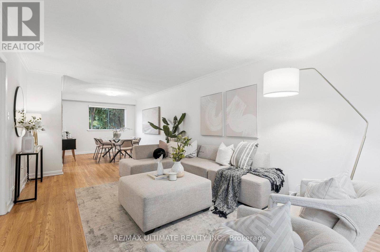 24 Highbury Road, Toronto, Ontario  M9M 2J7 - Photo 10 - W12426102