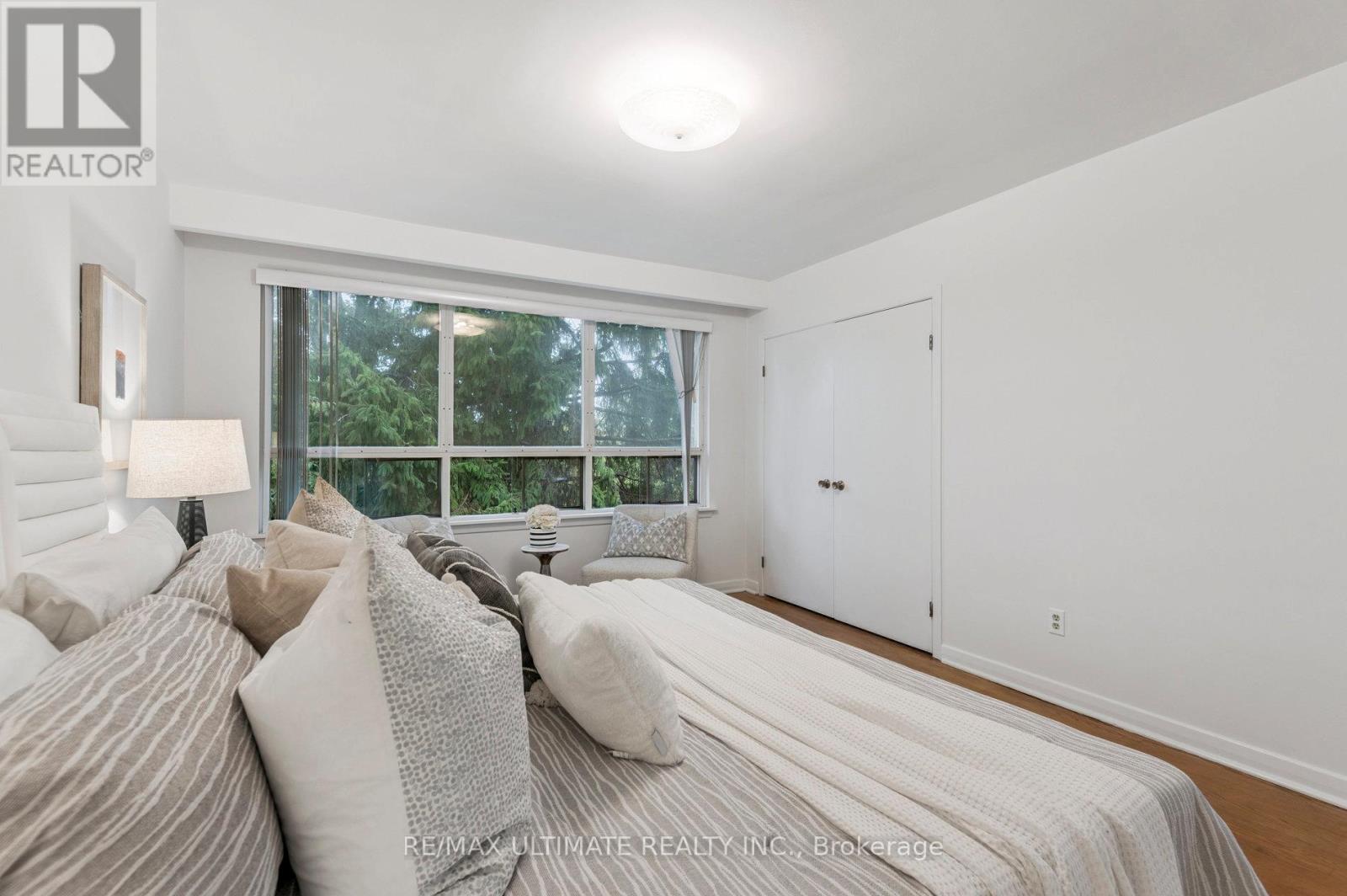 24 Highbury Road, Toronto, Ontario  M9M 2J7 - Photo 23 - W12426102