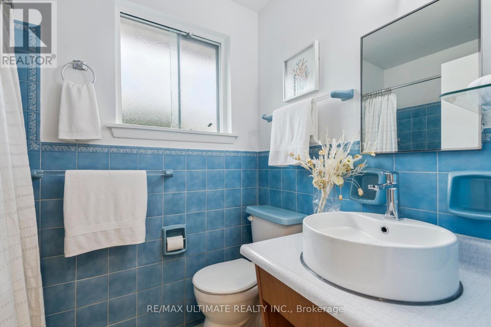 24 Highbury Road, Toronto, Ontario  M9M 2J7 - Photo 24 - W12426102