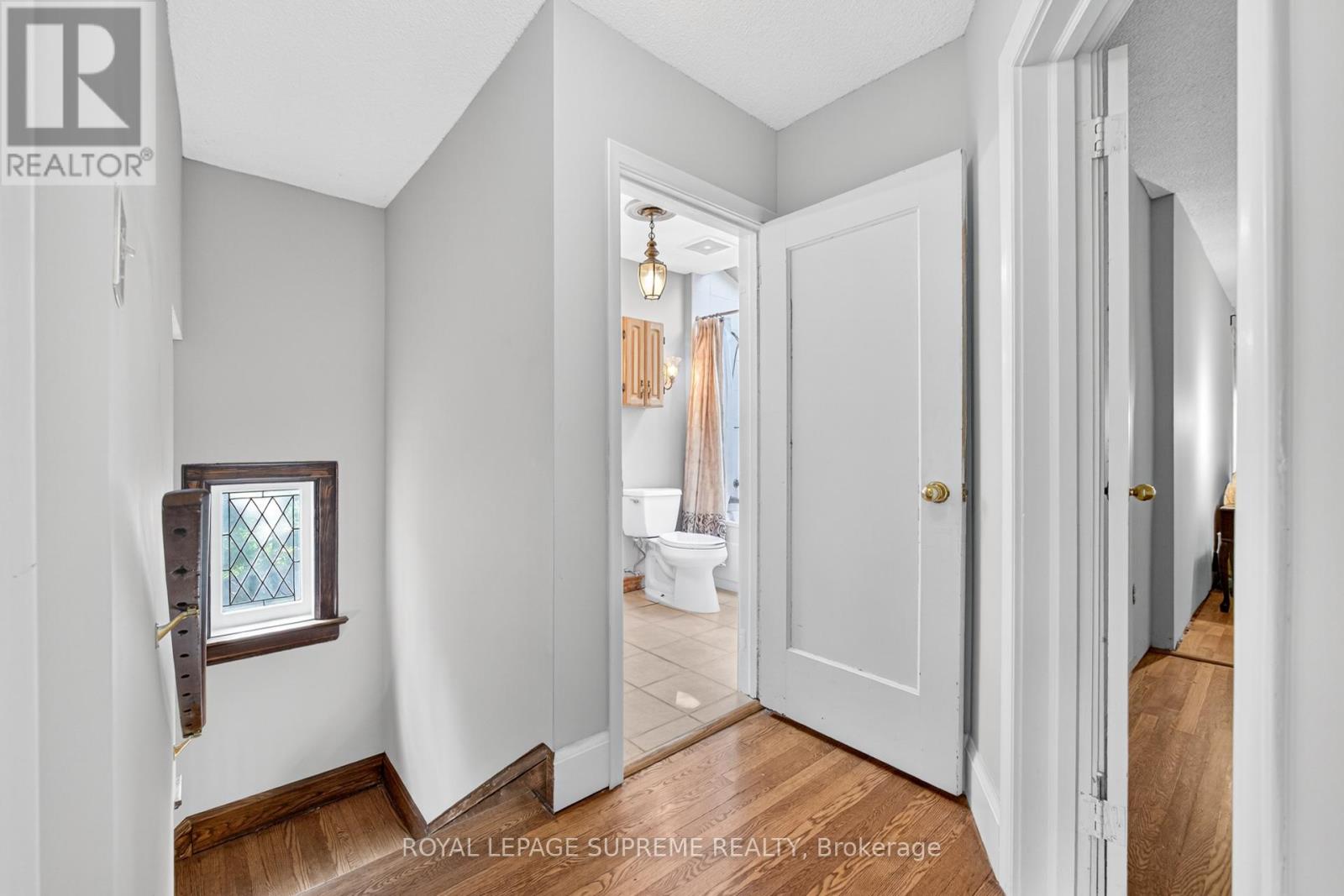10 King Street Crescent, Toronto, Ontario  M9N 1K6 - Photo 31 - W12426107