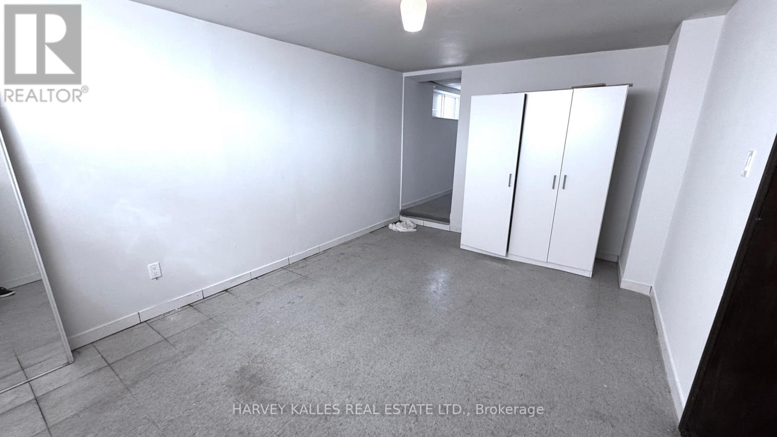 6 Raven Road, Toronto, Ontario  M6L 2A6 - Photo 19 - W12426131