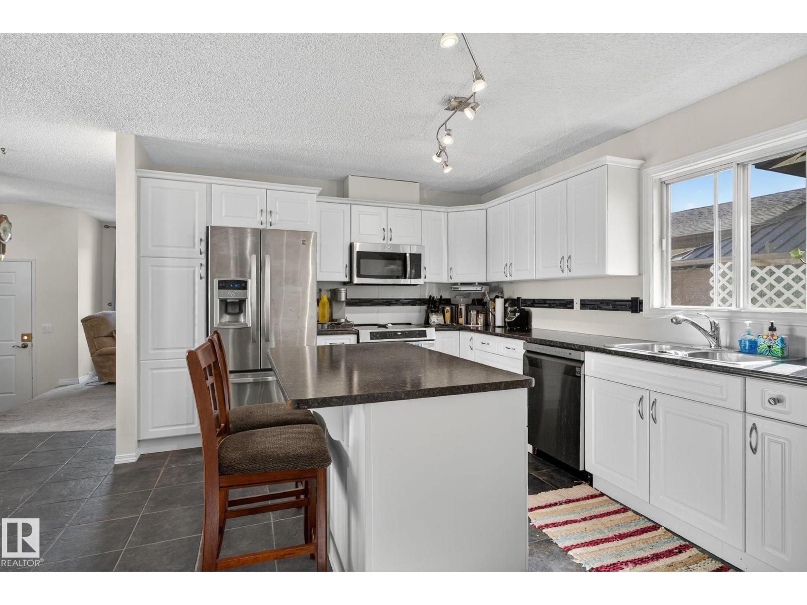 5604 186 St Nw, Edmonton, Alberta  T6M 1Z9 - Photo 3 - E4459407