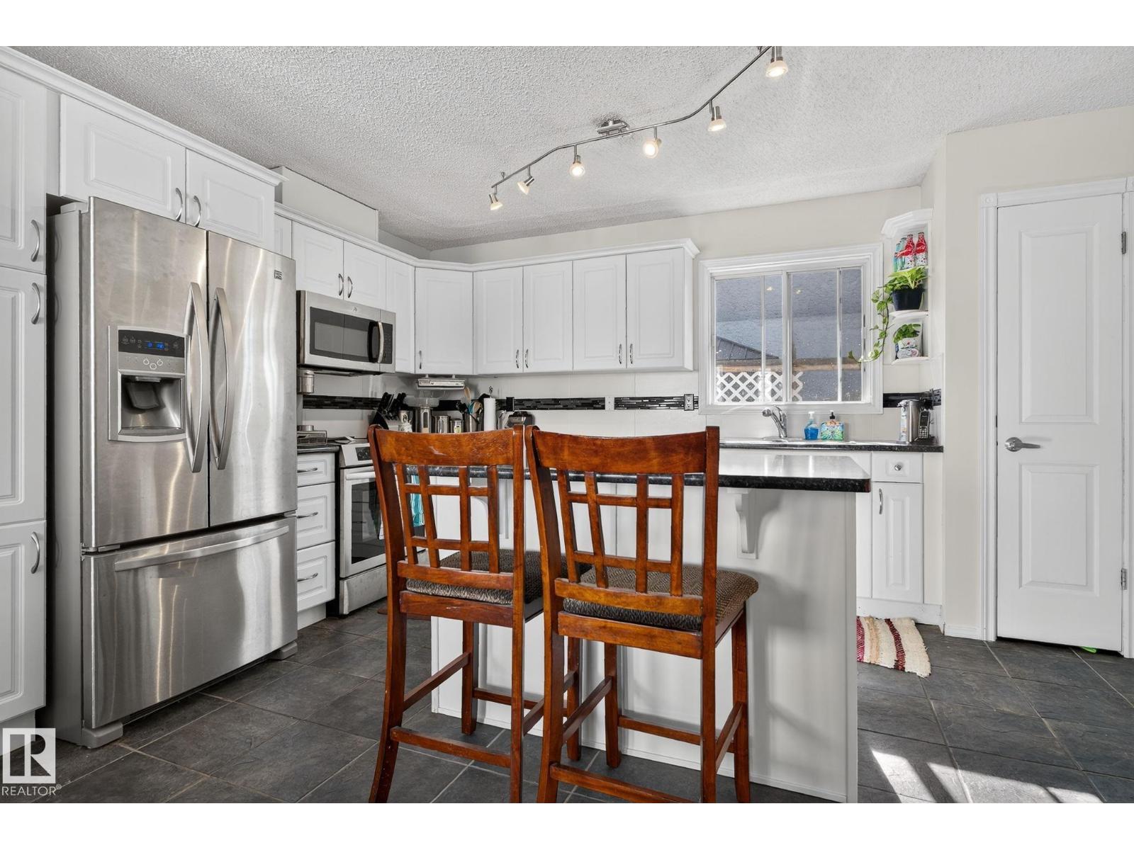 5604 186 St Nw, Edmonton, Alberta  T6M 1Z9 - Photo 4 - E4459407