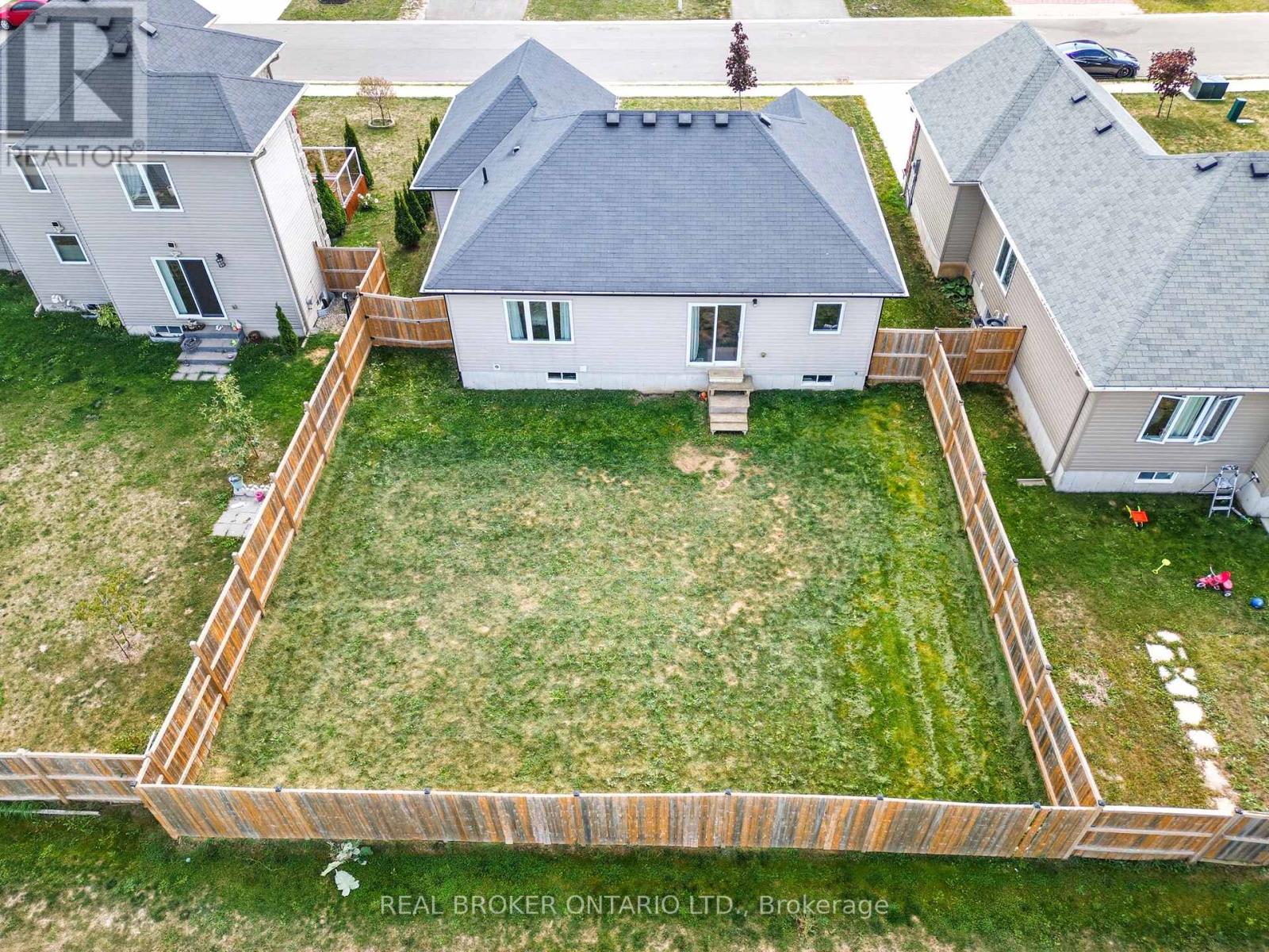 18 Dennis Drive, Norwich, Ontario  N0J 1P0 - Photo 21 - X12425979