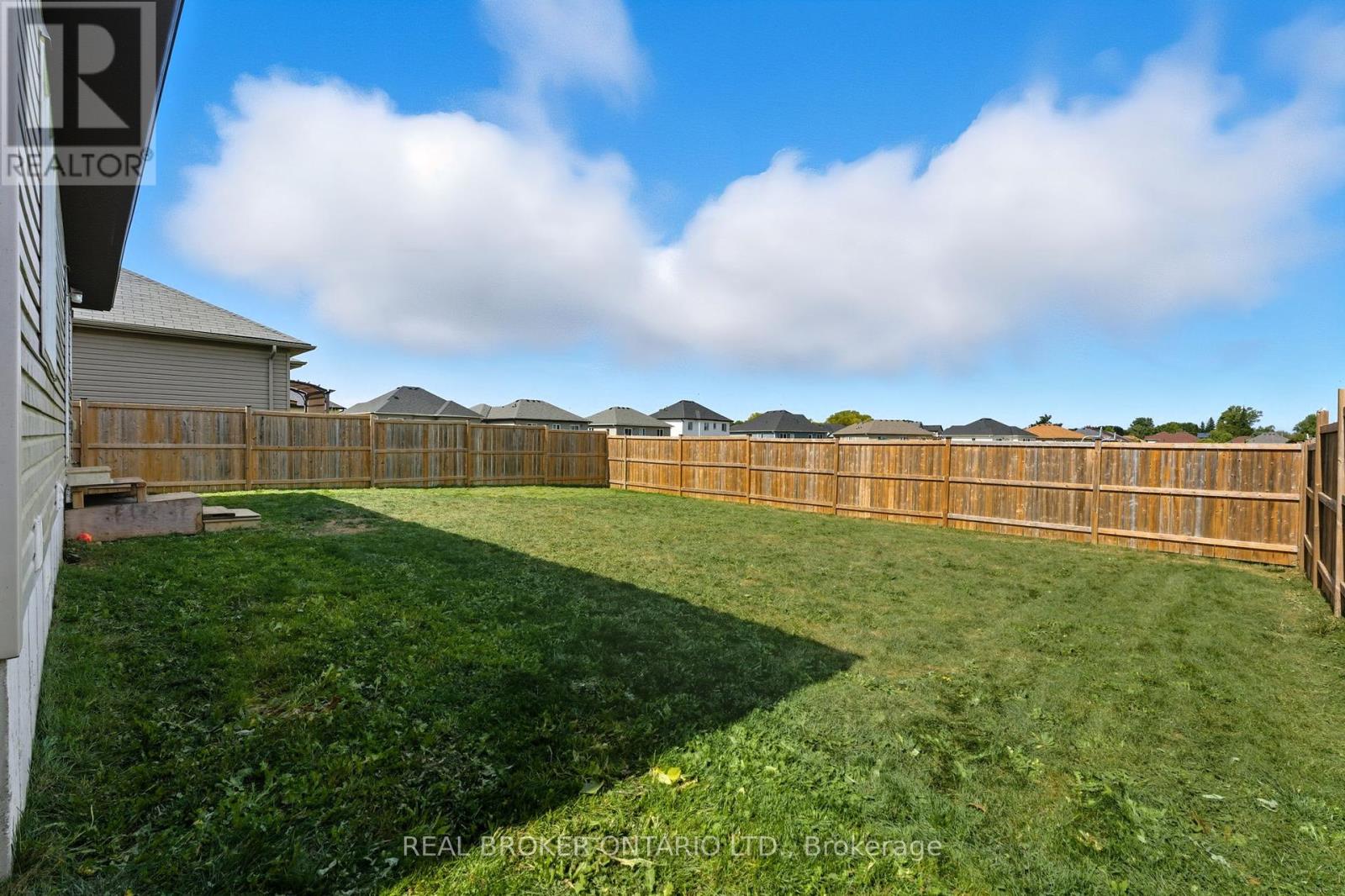 18 Dennis Drive, Norwich, Ontario  N0J 1P0 - Photo 22 - X12425979