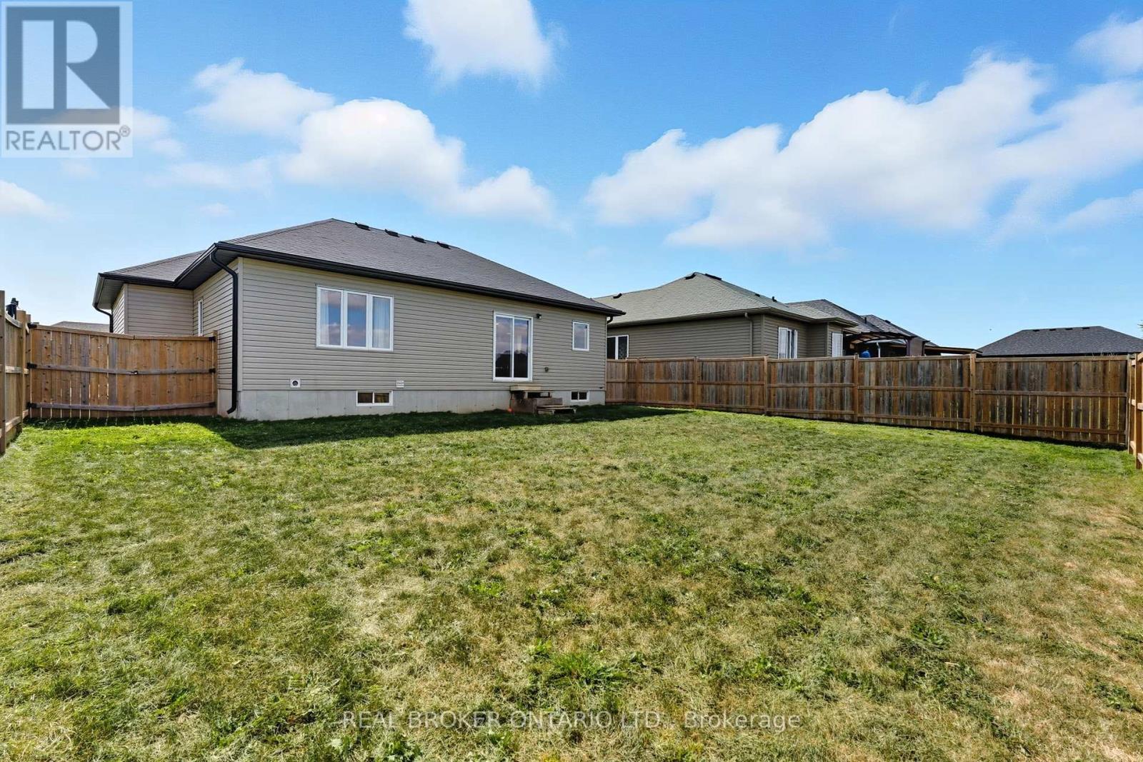18 Dennis Drive, Norwich, Ontario  N0J 1P0 - Photo 23 - X12425979