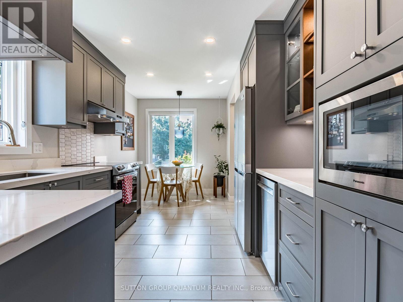 90 Ironstone Drive, Cambridge, Ontario  N1P 1A4 - Photo 10 - X12425991