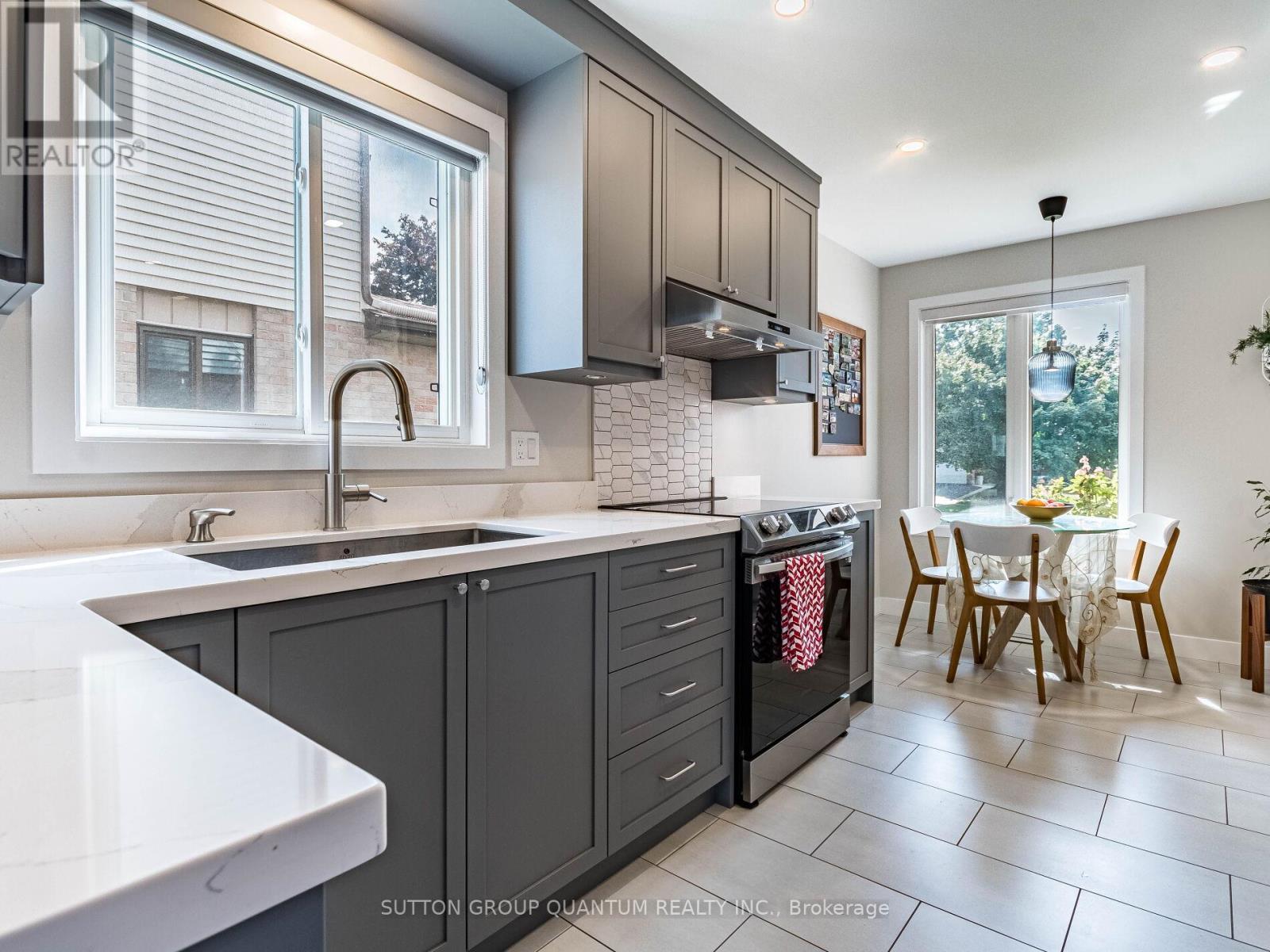 90 Ironstone Drive, Cambridge, Ontario  N1P 1A4 - Photo 11 - X12425991