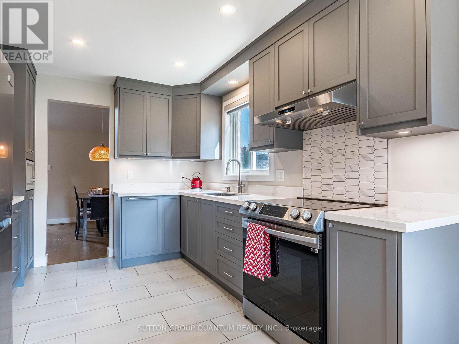 90 Ironstone Drive, Cambridge, Ontario  N1P 1A4 - Photo 13 - X12425991