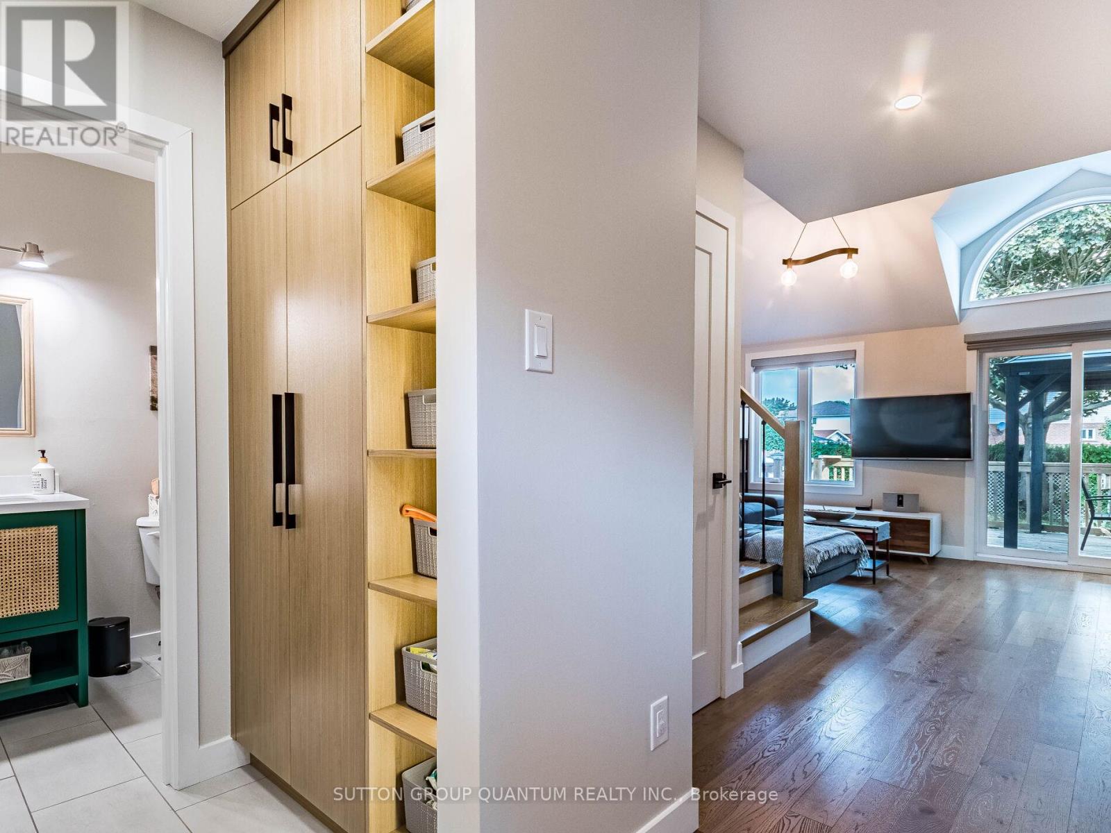 90 Ironstone Drive, Cambridge, Ontario  N1P 1A4 - Photo 4 - X12425991