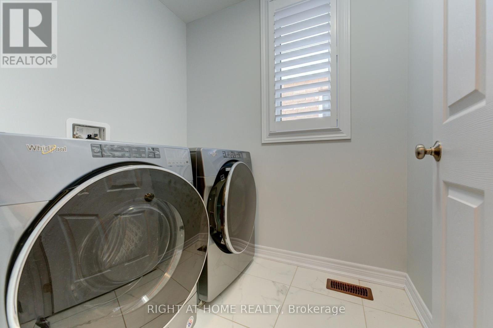 39 Drake Avenue, Brant, Ontario  N3L 0H9 - Photo 13 - X12426032